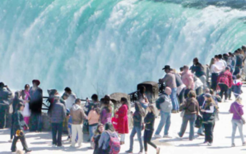 negative impacts of tourism in niagara falls