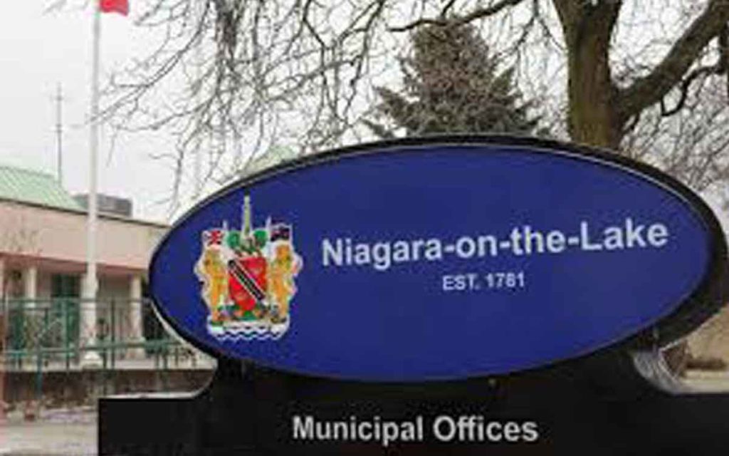 niagara on the lake town hall sign