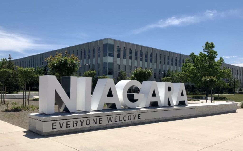 niagara region HQ sign