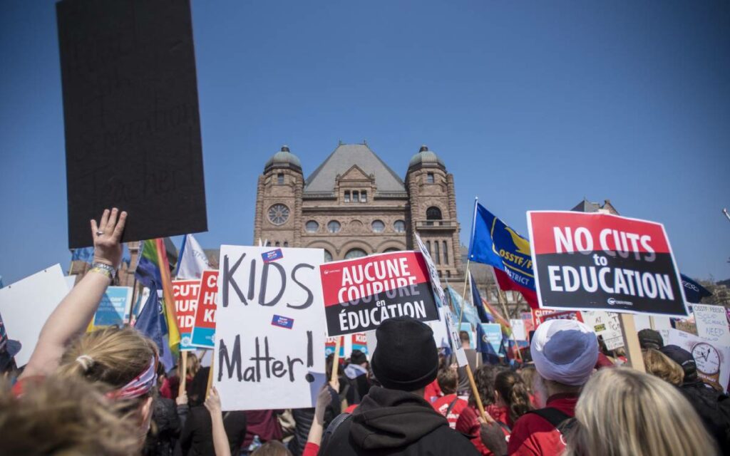 Ontario teachers’ unions protest 