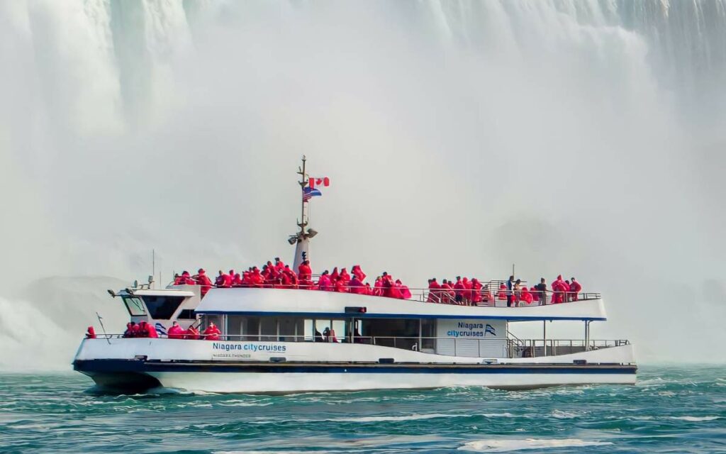 is niagara cruise open